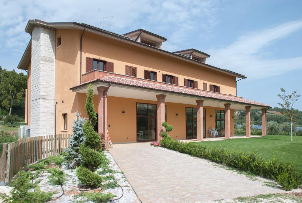 Casa Delfico Ristoro In Famiglia Guest House Teramo Exterior photo